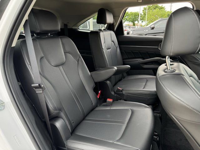 Used 2023 Kia Sorento SX AWD/4WD image 34