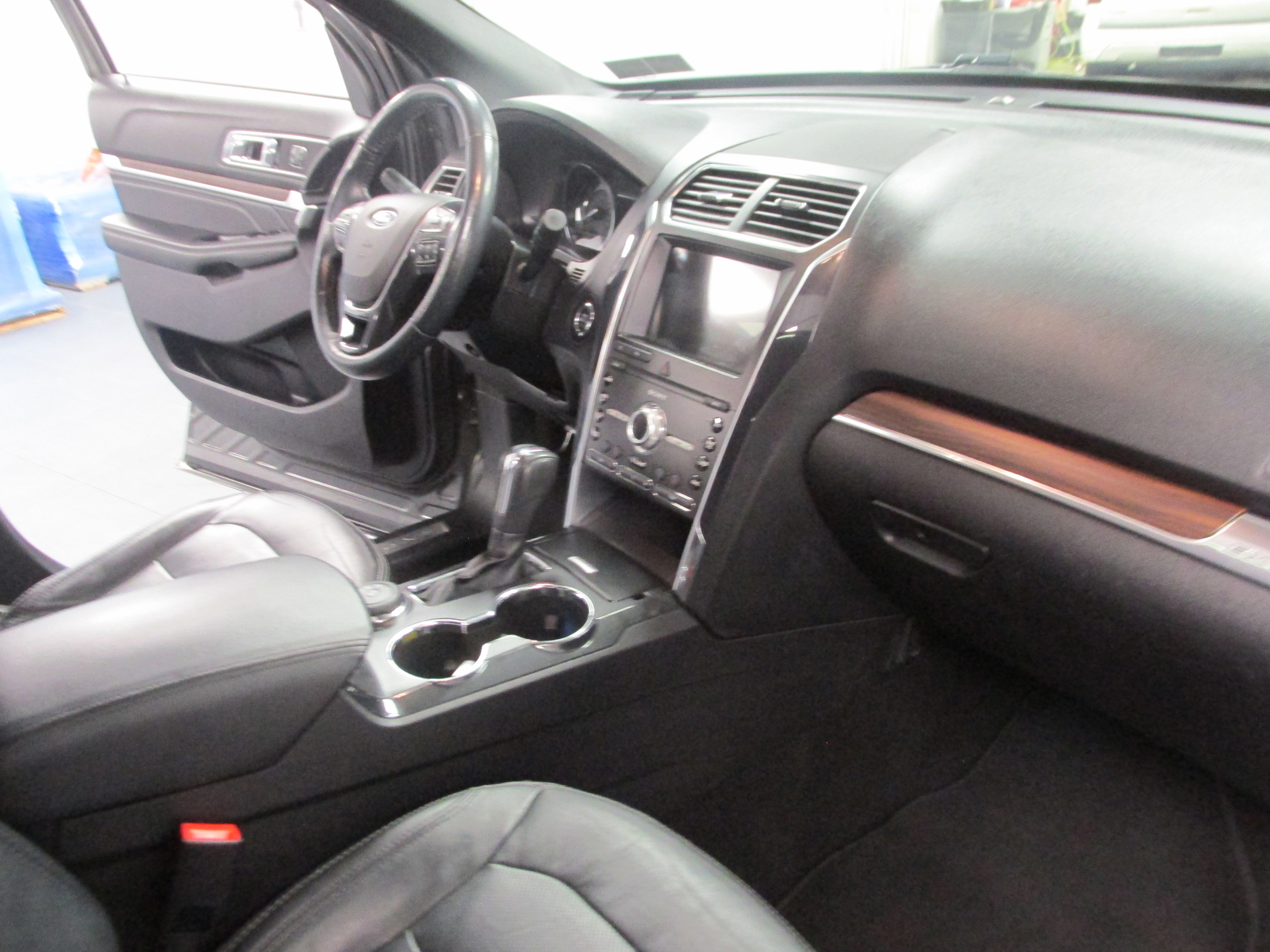 Certified 2019 Ford Explorer Limited w/ Class III Trailer Tow Package image 30