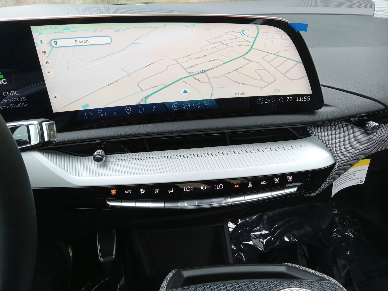 New 2025 Cadillac Optiq Luxury 2 w/ LPO, ONYX Package image 15