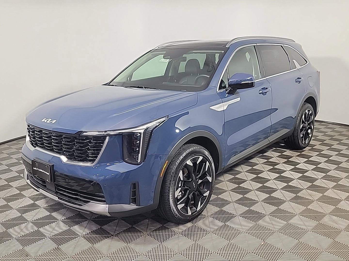 Used 2025 Kia Sorento EX w/ Panoramic Sunroof Package image 12