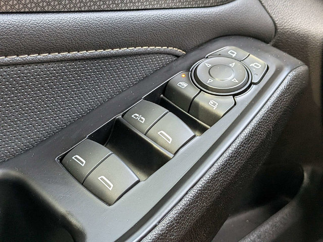 Used 2023 Chevrolet Traverse Premier FWD image 29