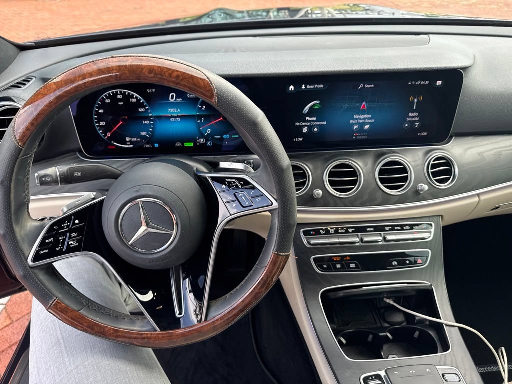 Used 2023 Mercedes-Benz E 450 4MATIC Sedan image 4