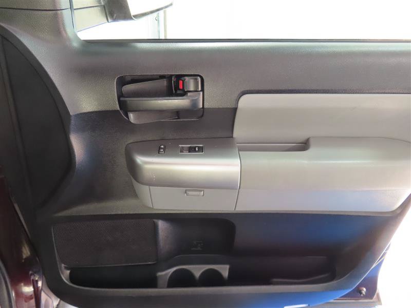 Used 2019 Toyota Sequoia SR5 AWD/4WD image 34