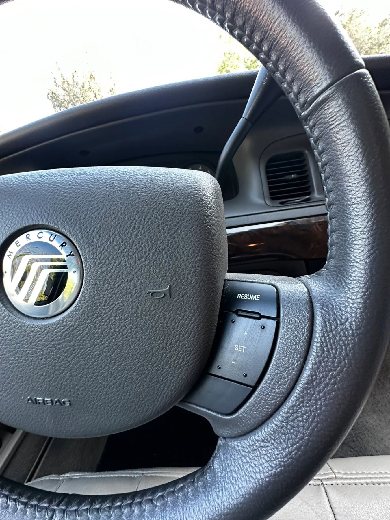 Used 2010 Mercury Grand Marquis LS RWD image 38
