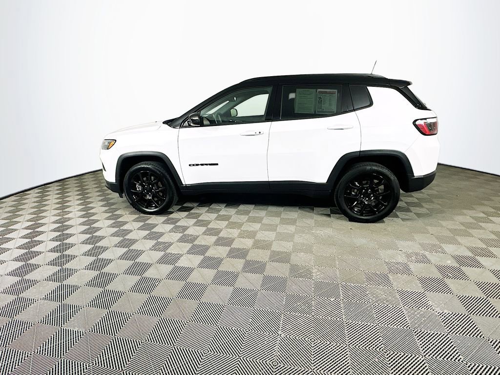 Used 2023 Jeep Compass Altitude image 6