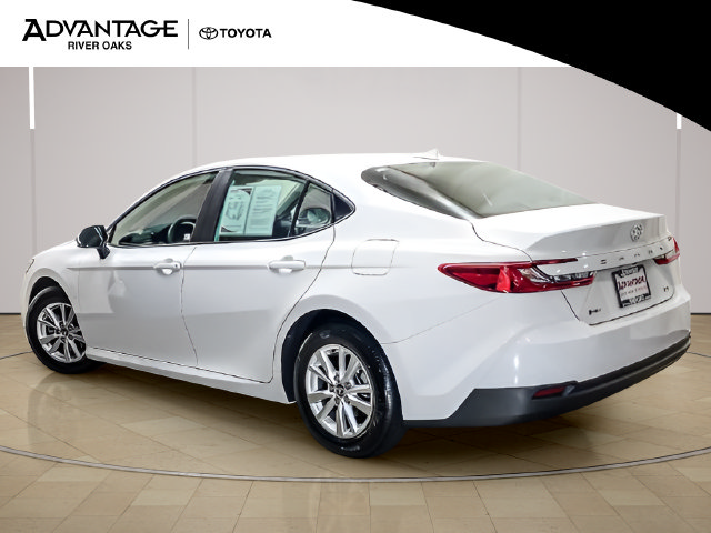 Used 2026 Toyota Camry LE FWD image 5