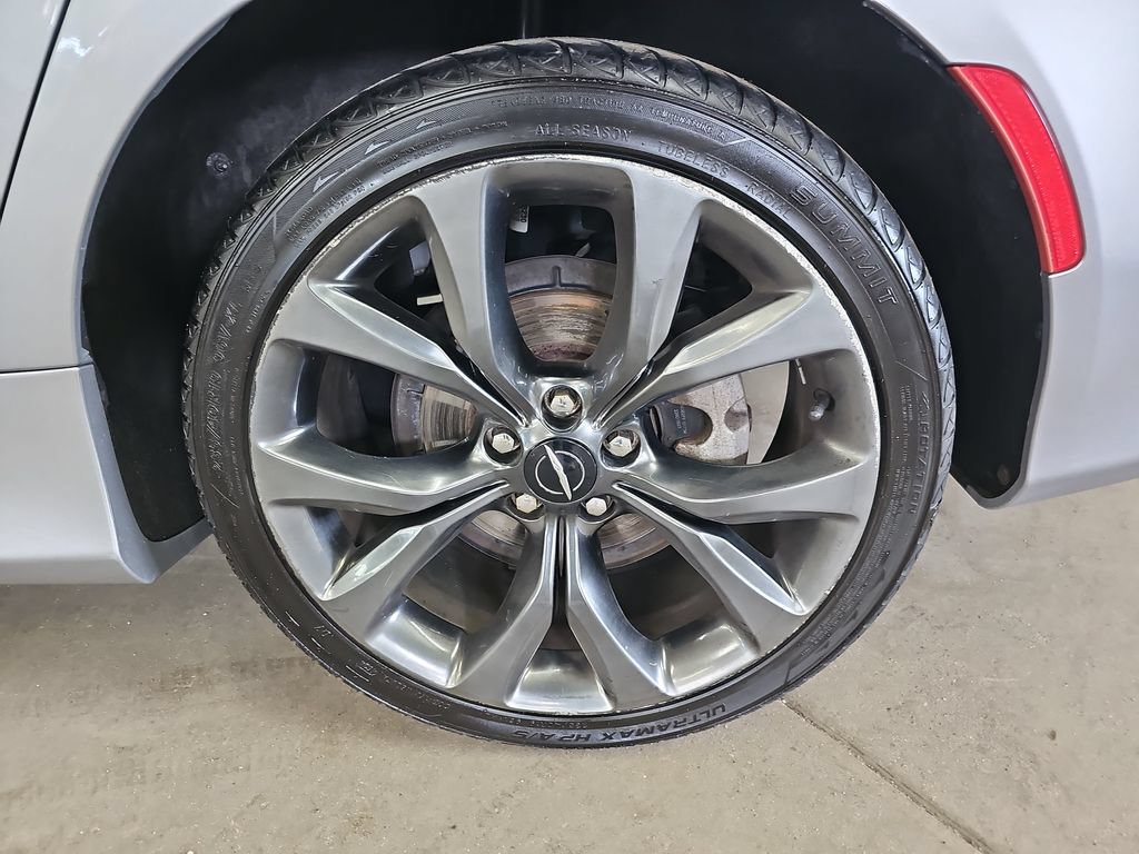 Used 2015 Chrysler 200 S w/ Navigation & Sound Group I FWD image 32