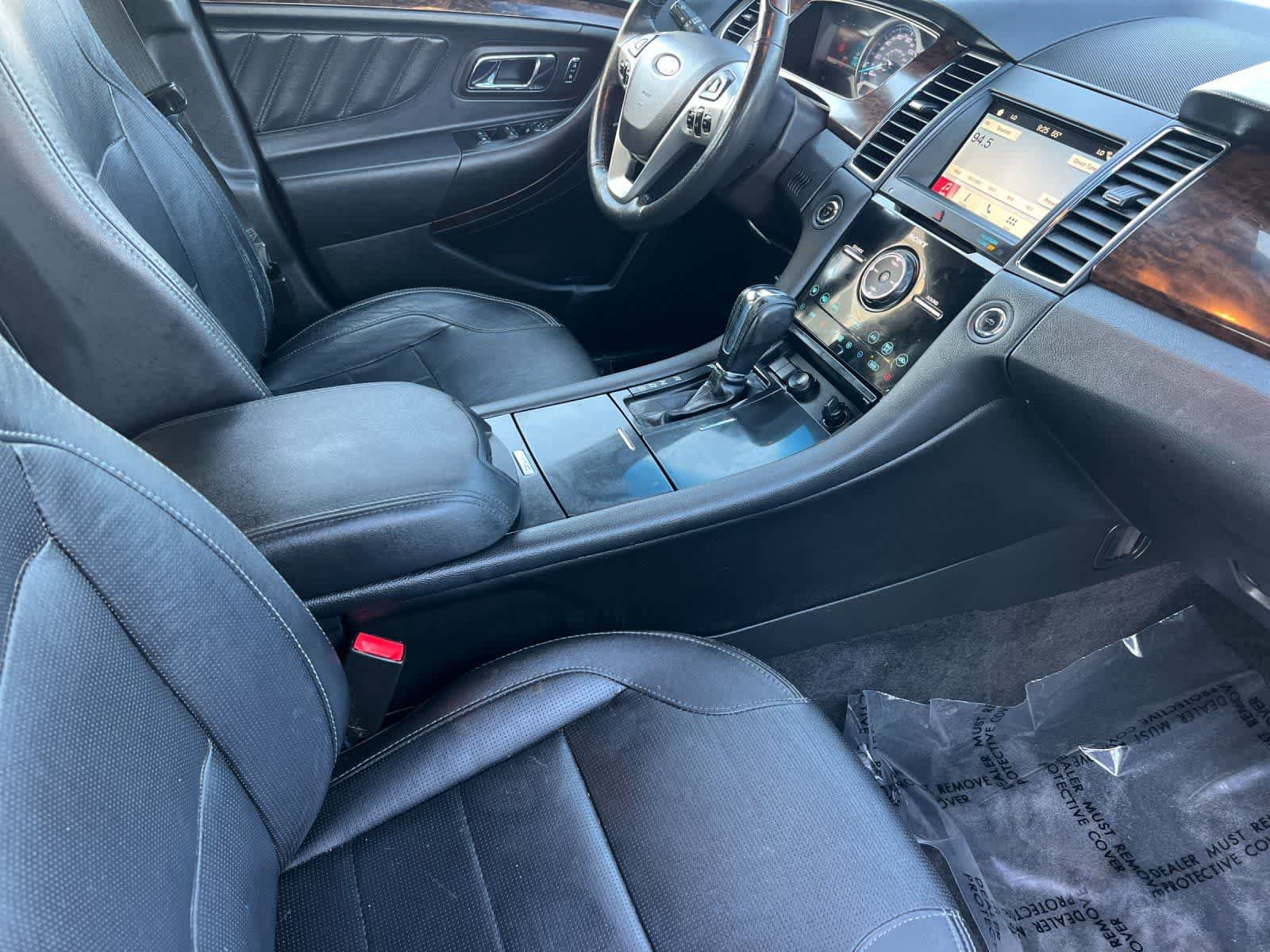 Used 2018 Ford Taurus Limited FWD image 16