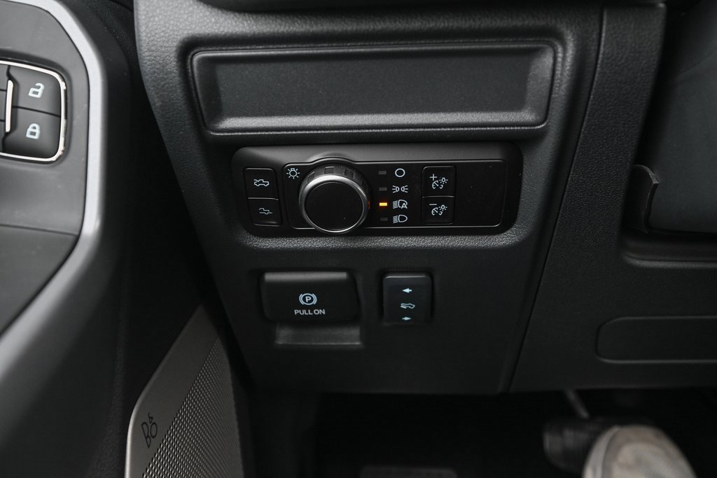 New 2025 Ford F150 Lightning Lariat image 36