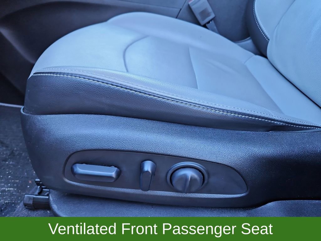 Used 2020 Chevrolet Equinox Premier image 25