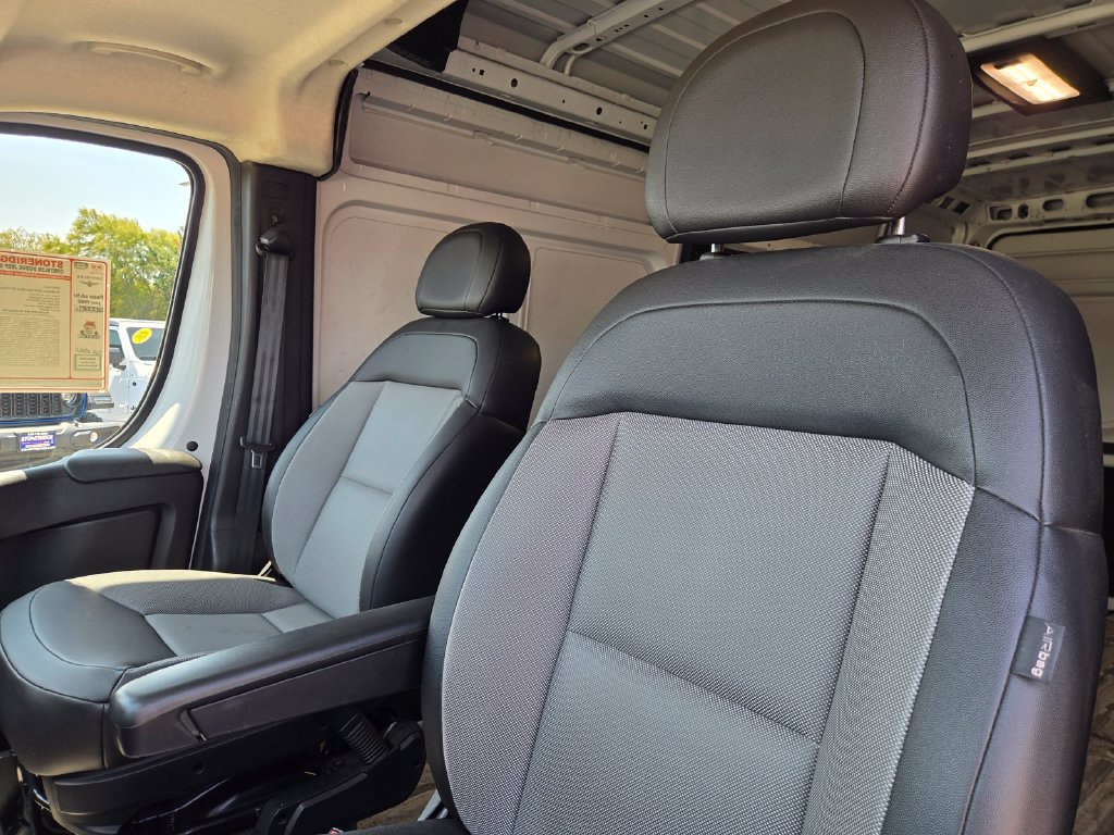 Used 2025 RAM ProMaster 2500 w/ Convenience Group FWD image 14