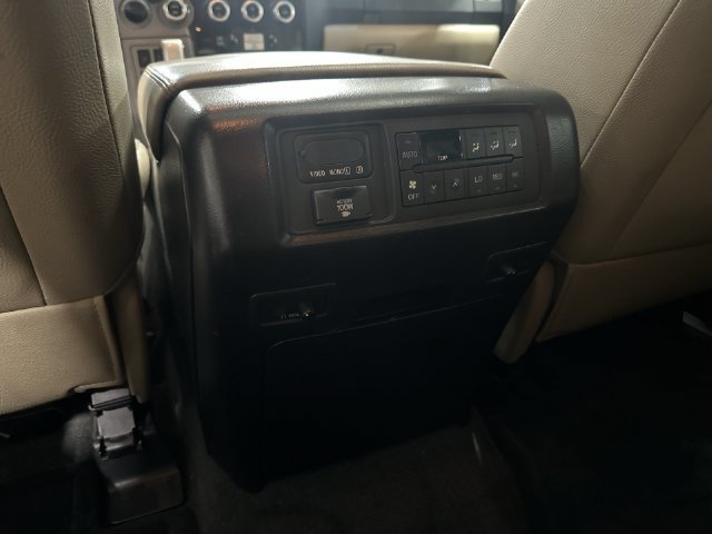 Used 2012 Toyota Sequoia Limited AWD/4WD image 31