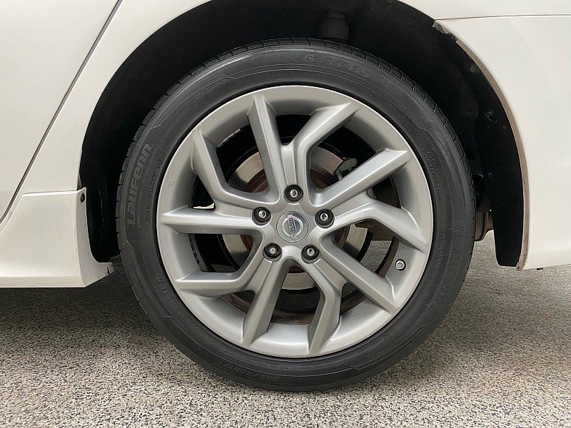 Used 2013 Nissan Sentra SR w/ Premium Pkg image 27
