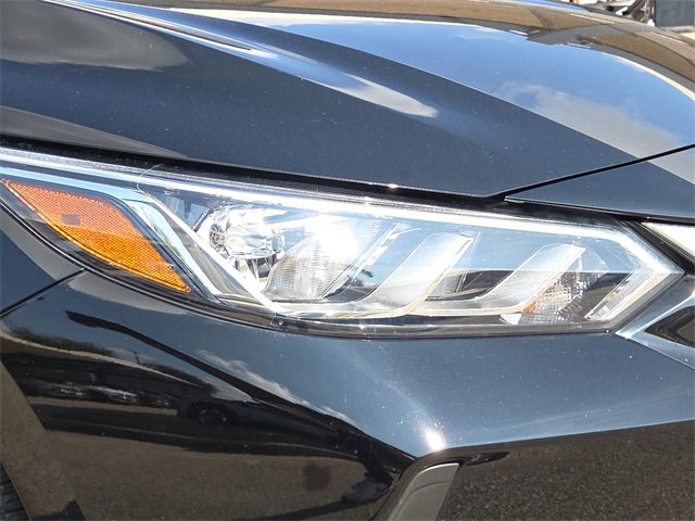 Used 2023 Nissan Sentra SV w/ SV Premium Package image 4