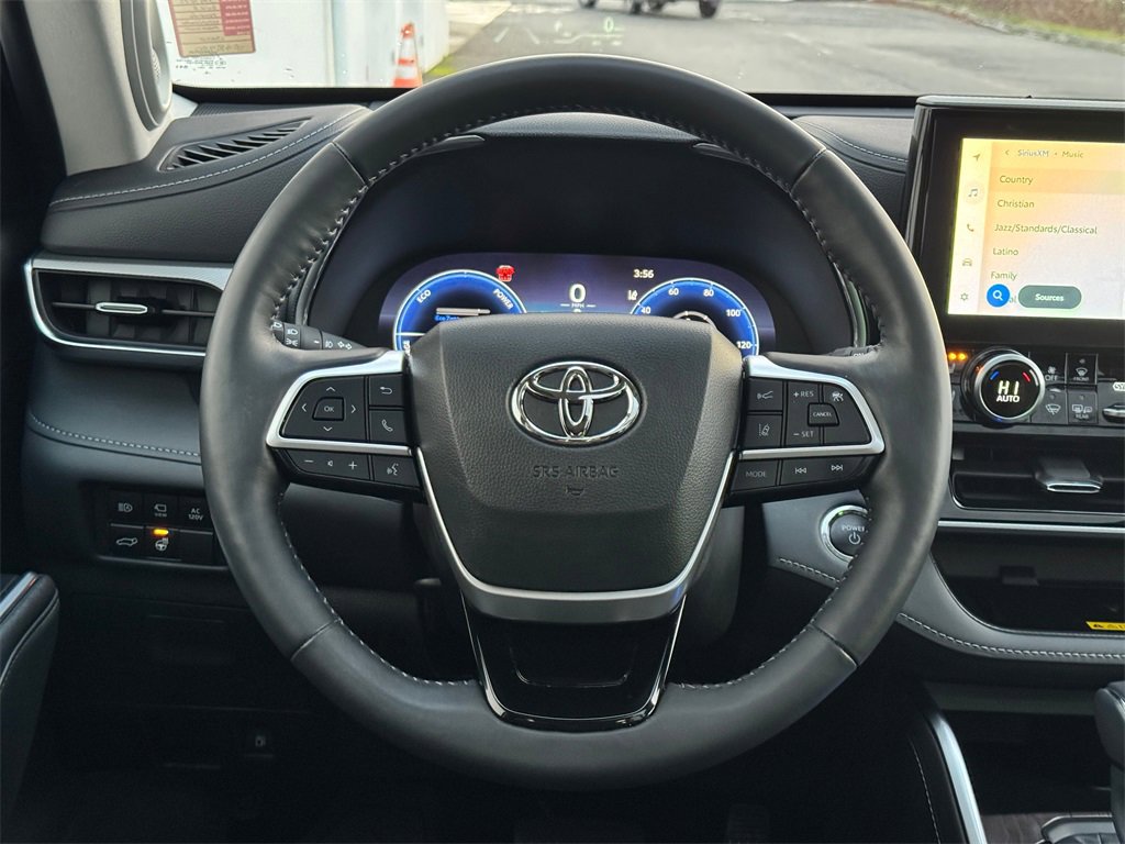 Used 2023 Toyota Highlander Platinum image 14