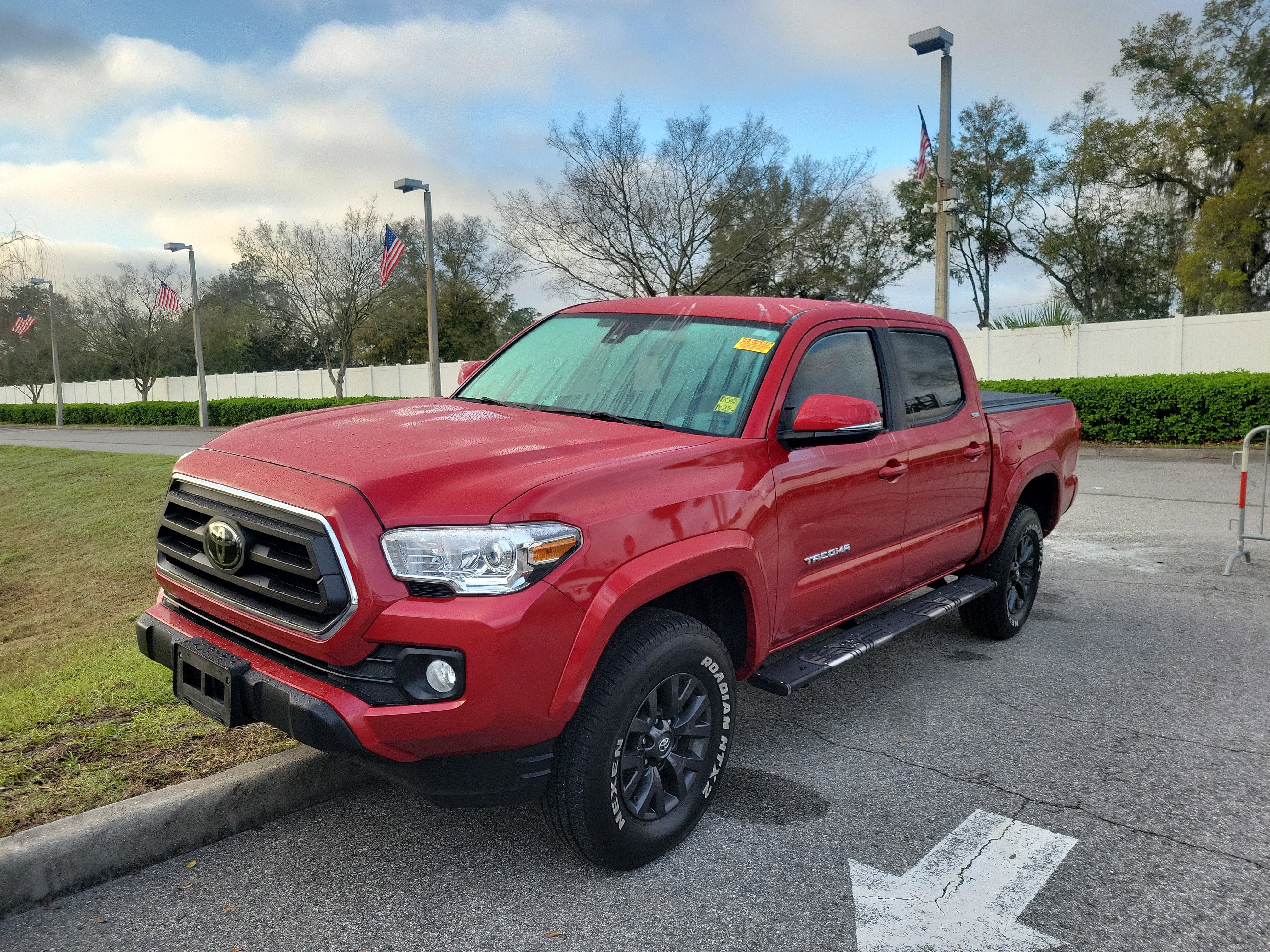 Used 2022 Toyota Tacoma SR5 w/ Technology Package image 1