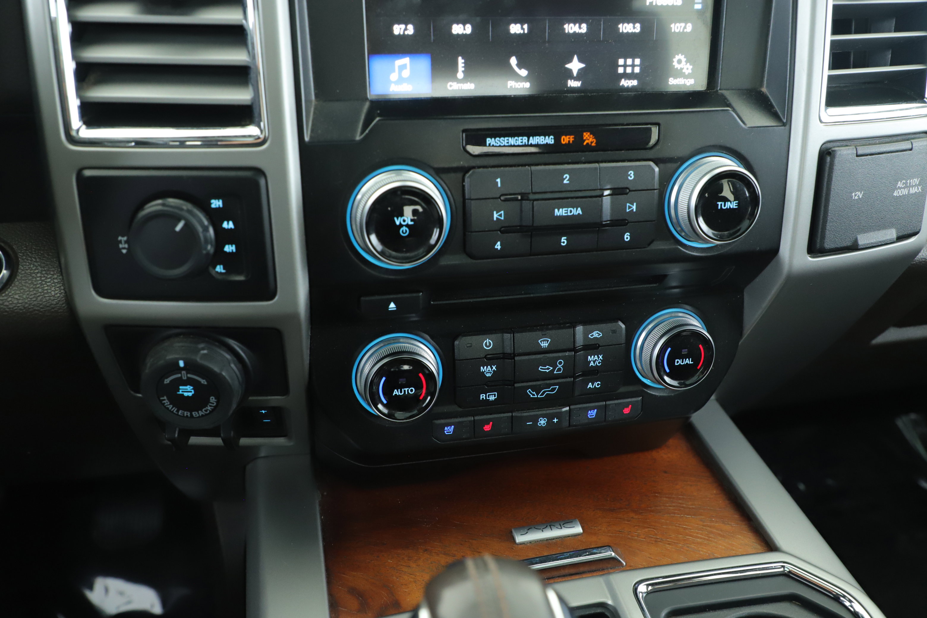 Used 2016 Ford F150 King Ranch w/ Equipment Group 601A Luxury AWD/4WD image 22