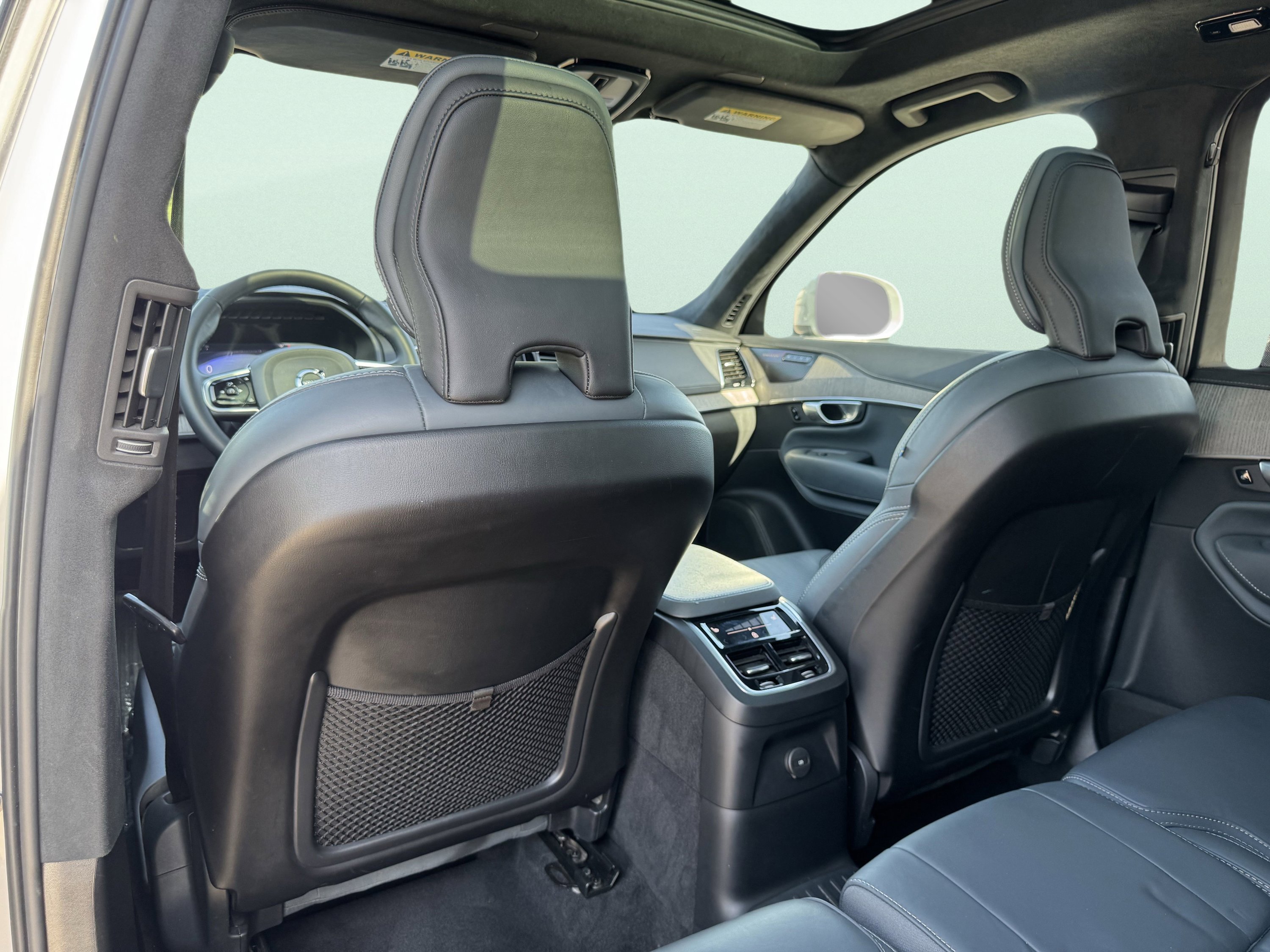 Used 2024 Volvo XC90 T8 Ultimate w/ Lounge Package image 37