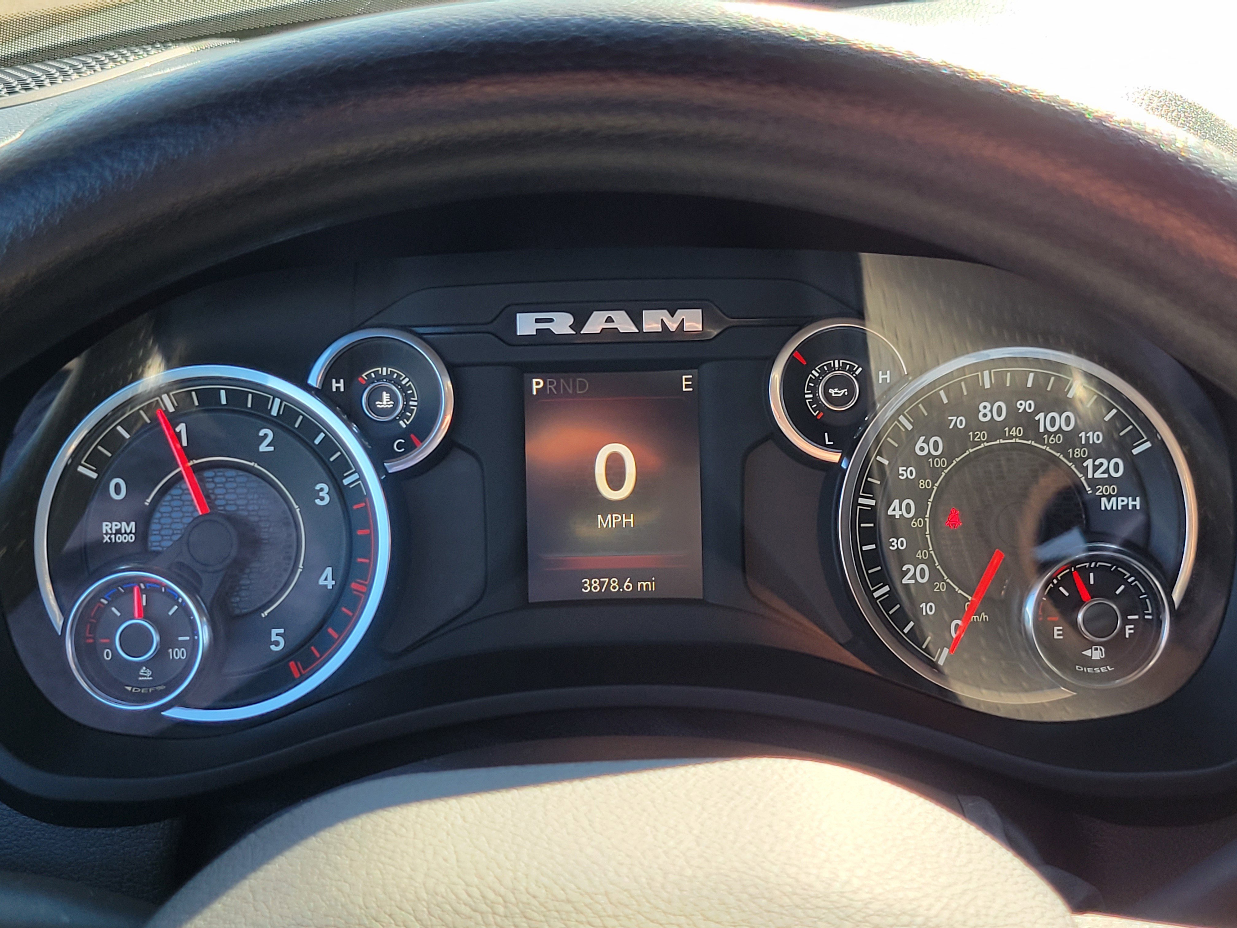 Used 2024 RAM 2500 Tradesman w/ Chrome Appearance Group image 9