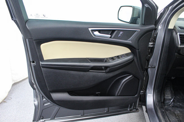 Used 2021 Ford Edge SEL w/ Cargo Accessory Package AWD/4WD image 9