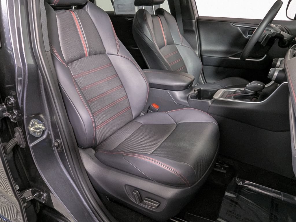 Used 2024 Toyota RAV4 XSE w/ Premium Package AWD/4WD image 29
