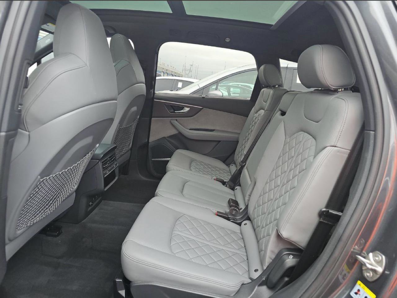 Used 2025 Audi SQ7 Premium Plus AWD/4WD image 11
