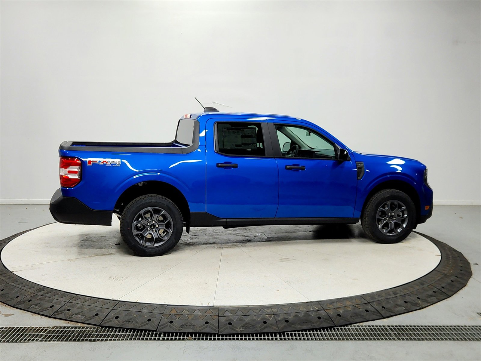 New 2025 Ford Maverick XLT w/ XLT Luxury Package image 8