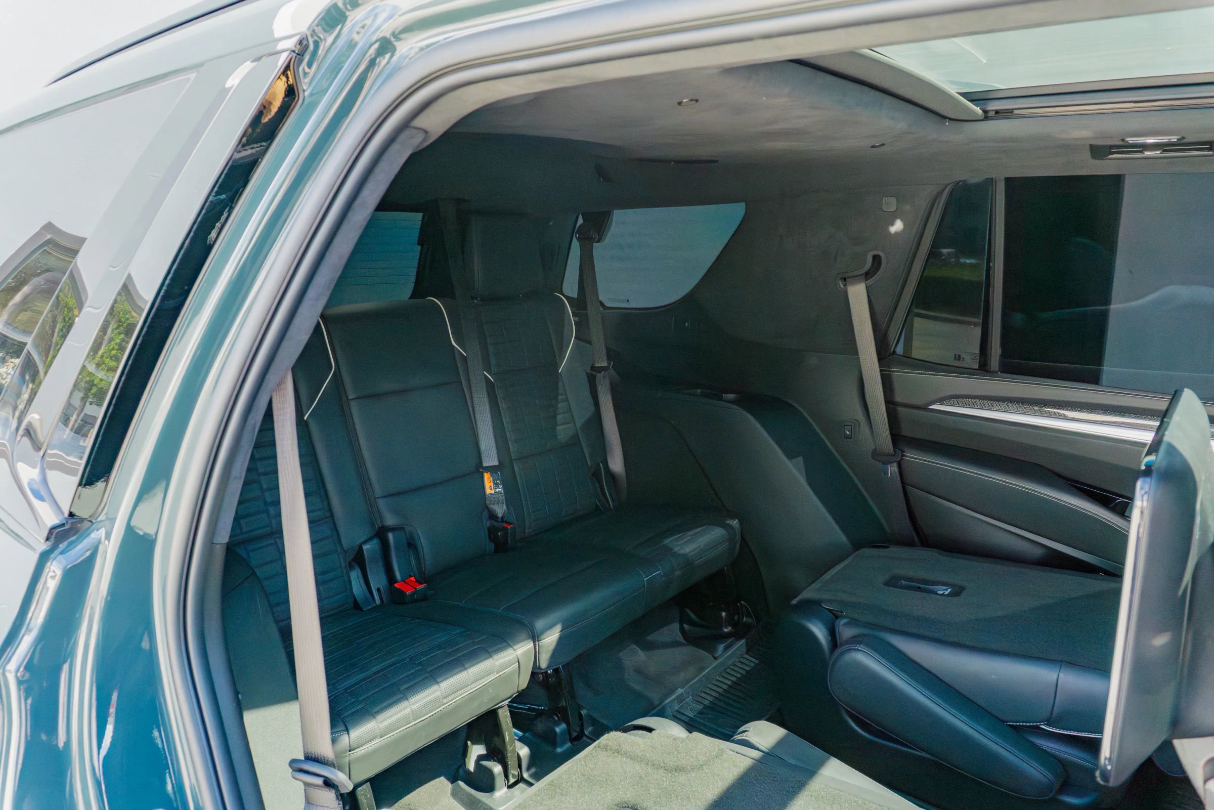 Used 2025 Cadillac Escalade V w/ LPO, ONYX Package AWD/4WD image 16
