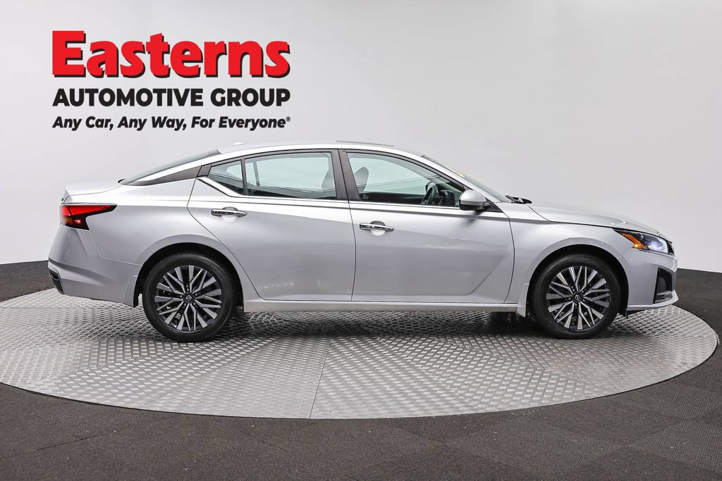 Used 2023 Nissan Altima 2.5 SV w/ SV Premium Package AWD/4WD image 4