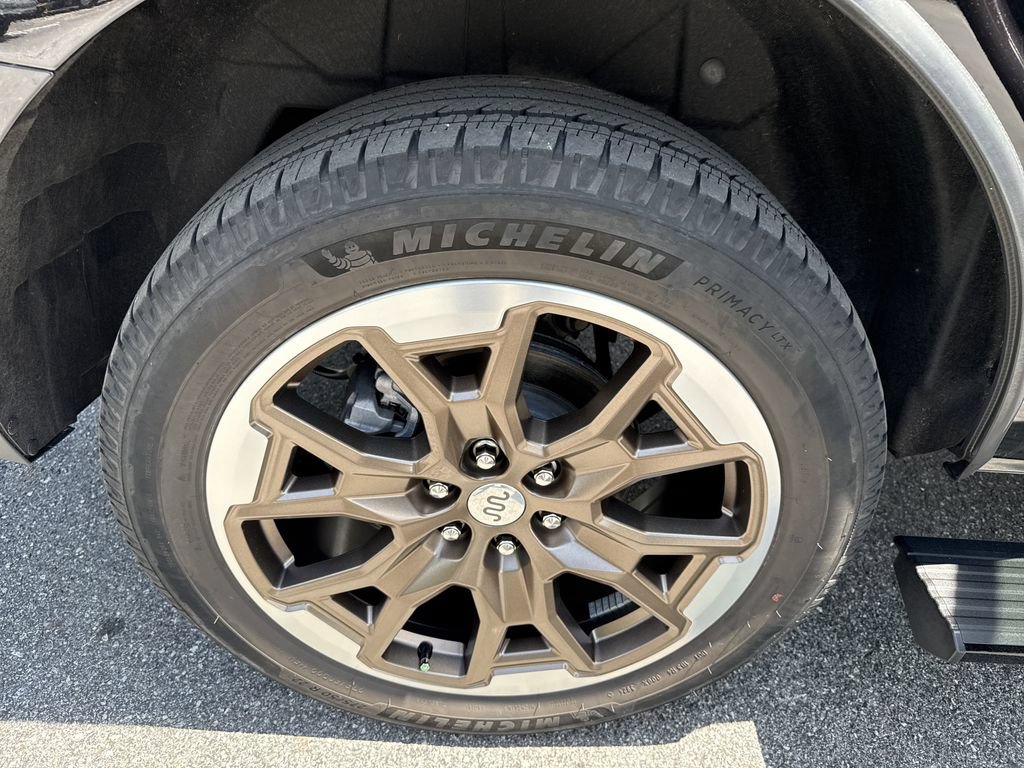 Used 2025 Ford Expedition King Ranch AWD/4WD image 17