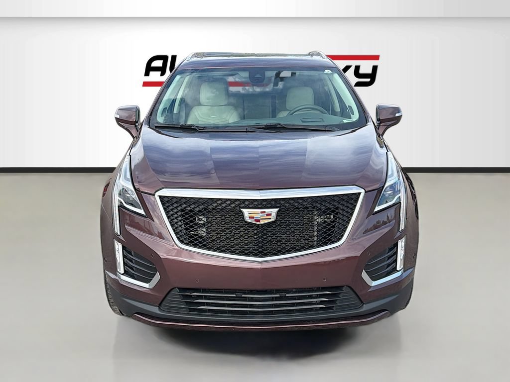 Used 2022 Cadillac XT5 Premium Luxury w/ Technology Package AWD/4WD image 2