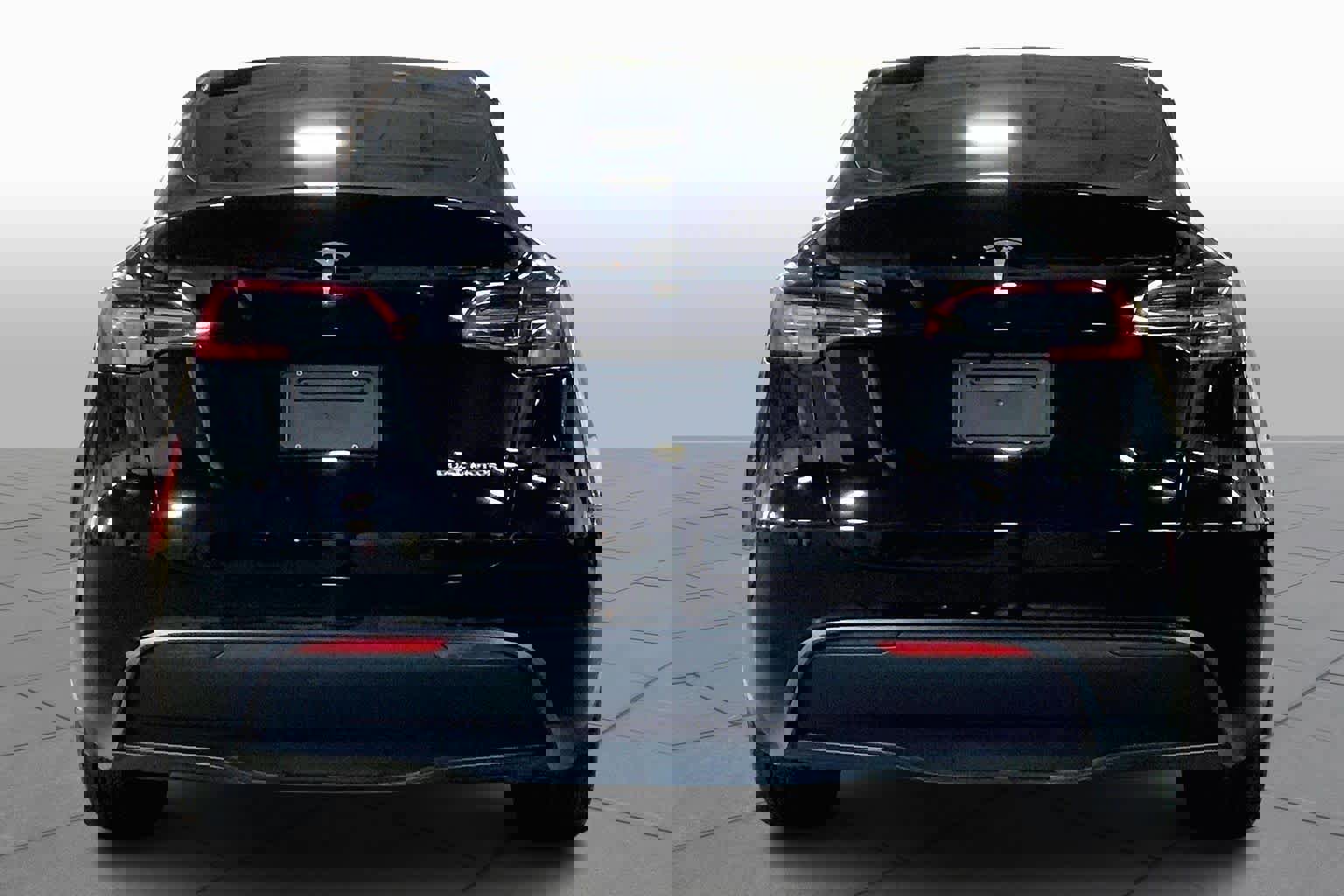 Used 2025 Tesla Model Y Long Range image 5