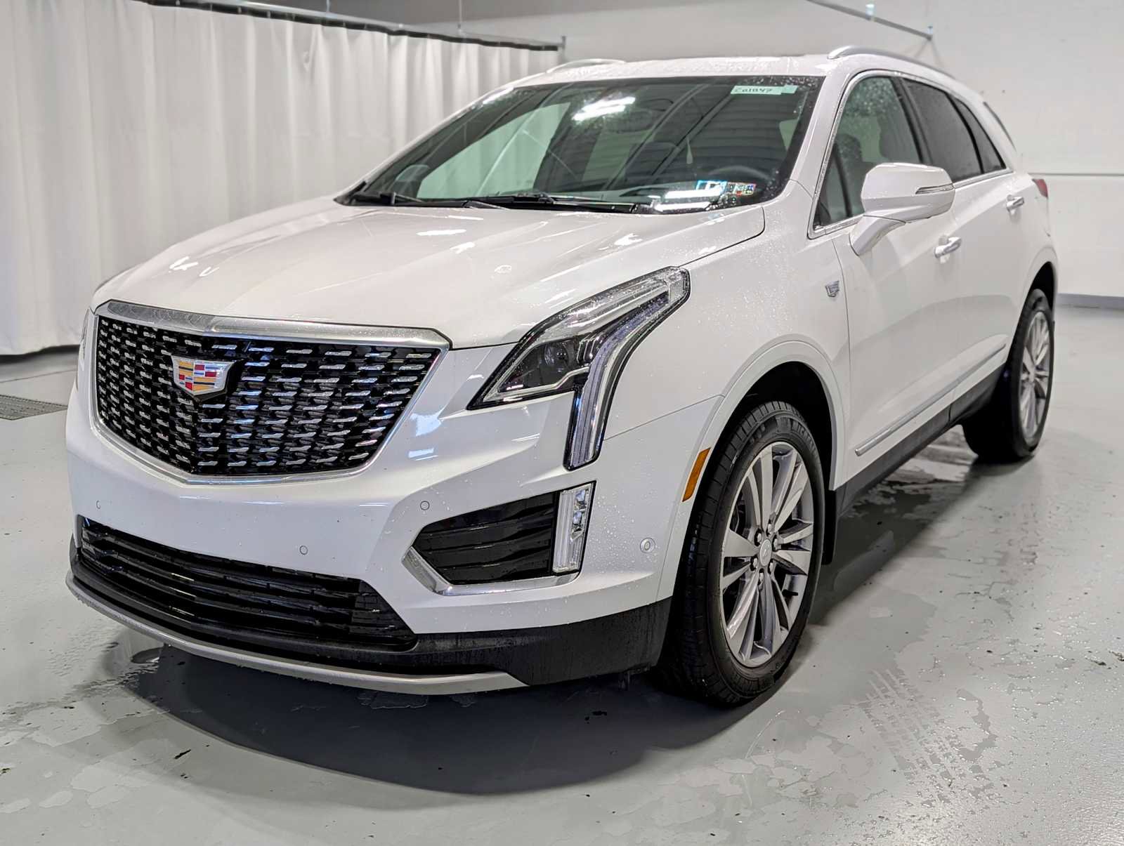 New 2025 Cadillac XT5 Premium Luxury w/ Technology Package FWD image 1