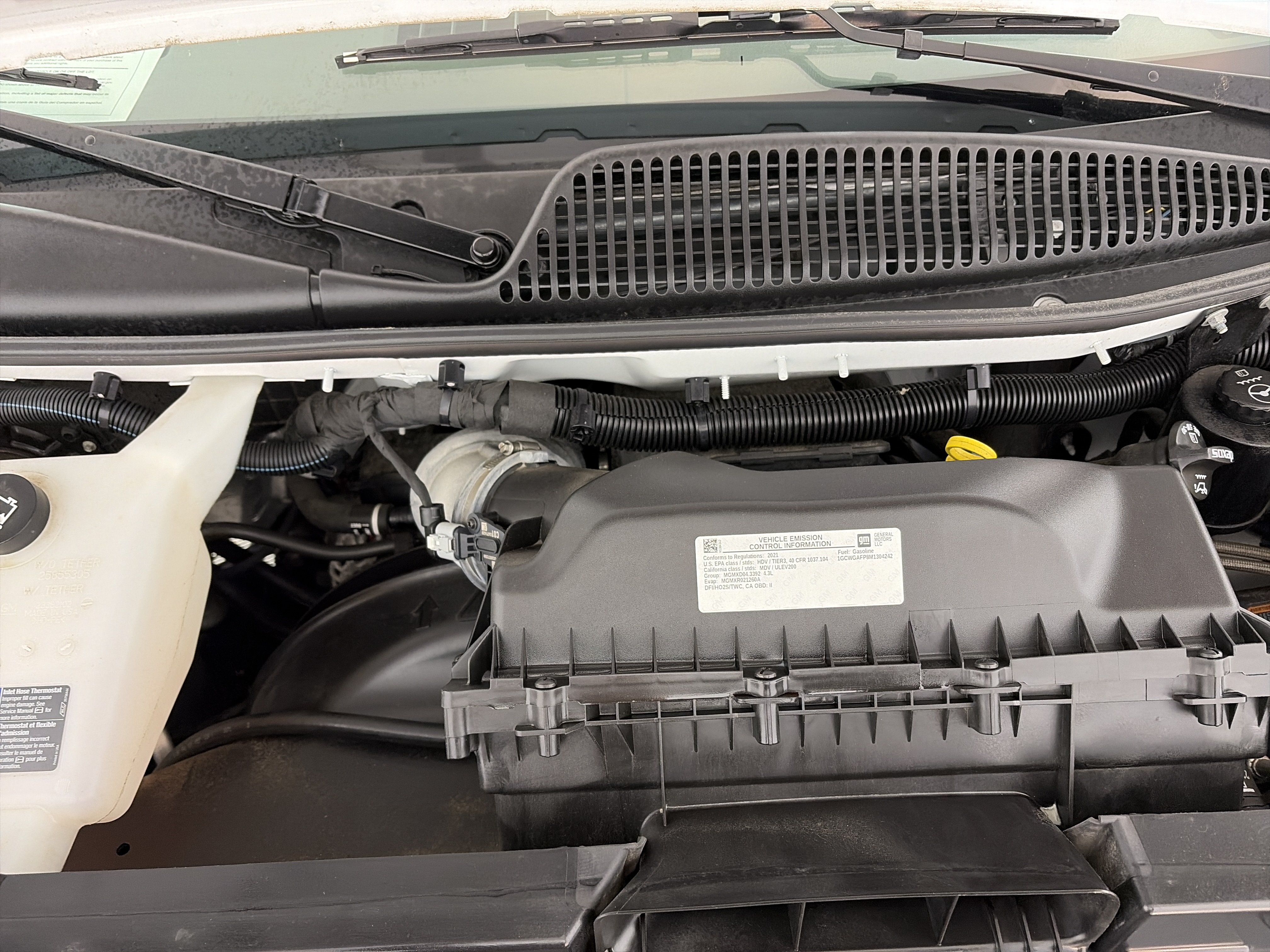Used 2021 Chevrolet Express 2500 w/ Driver Convenience Package RWD image 12