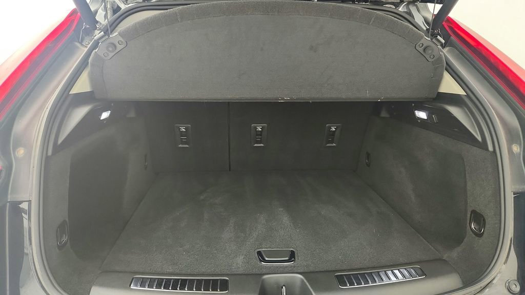 Certified 2023 Cadillac XT4 Premium Luxury w/ Cold Weather Package image 28