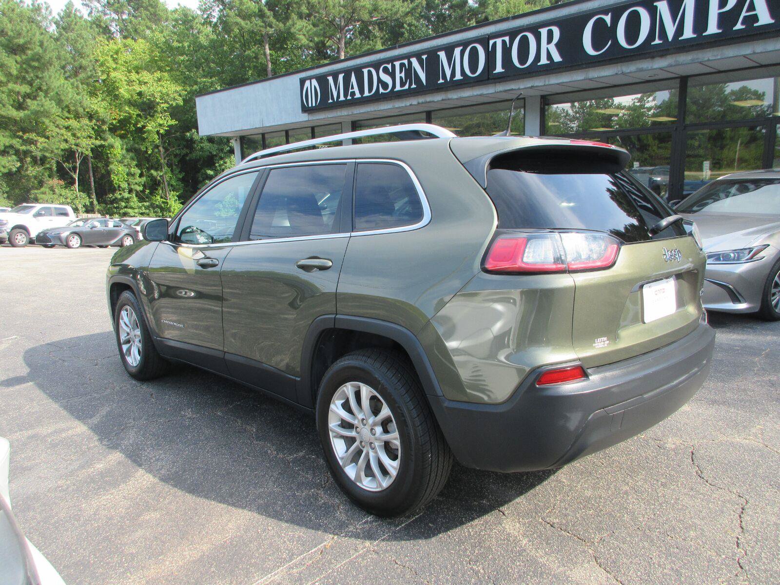 Used 2019 Jeep Cherokee Latitude w/ Popular Appearance Group FWD image 7