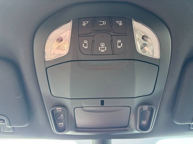 Used 2025 Chrysler Pacifica Limited w/ Trailer Tow Group AWD/4WD image 14