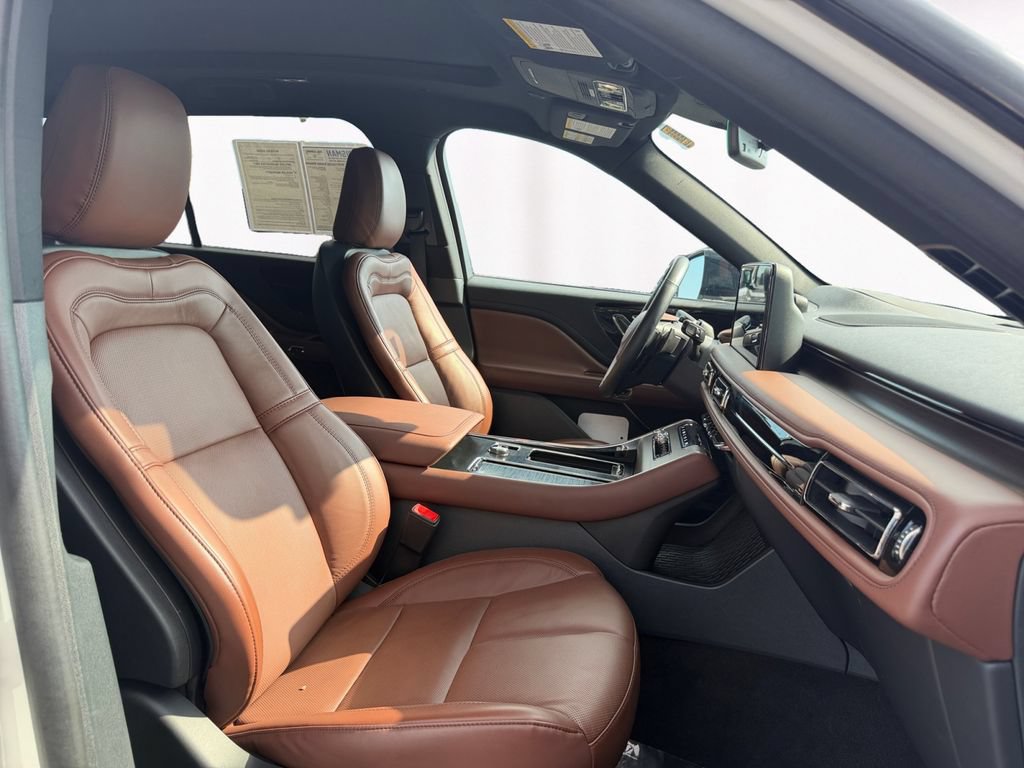 Used 2025 Lincoln Aviator Reserve w/ Jet Appearance Package AWD/4WD image 15
