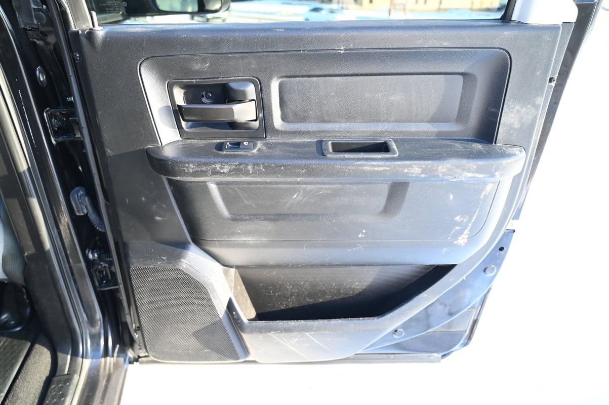 Used 2018 RAM 2500 Tradesman w/ Chrome Appearance Group image 34