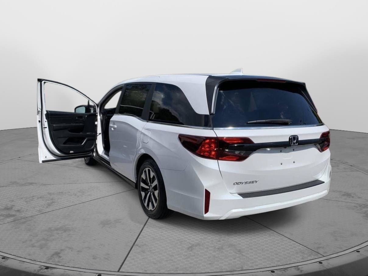 Certified 2026 Honda Odyssey EX-L image 10