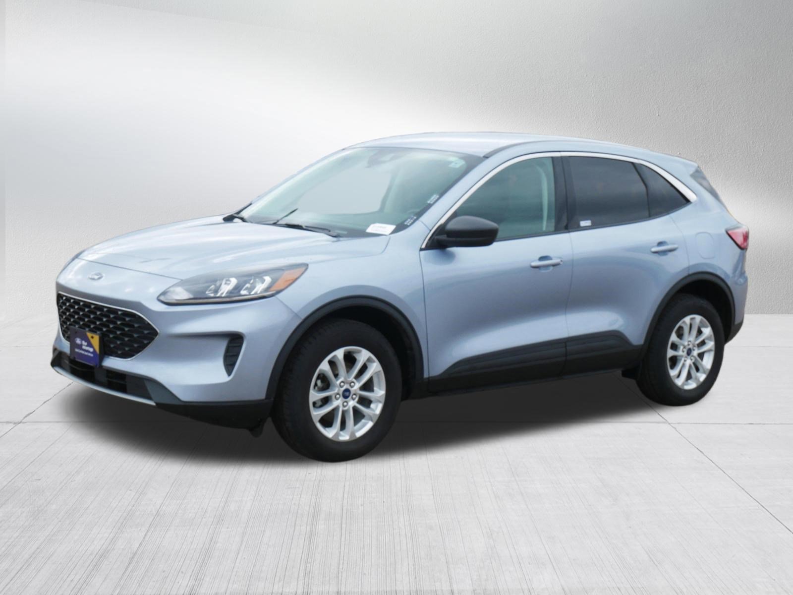 Certified 2022 Ford Escape SE w/ Cold Weather Package AWD/4WD image 3