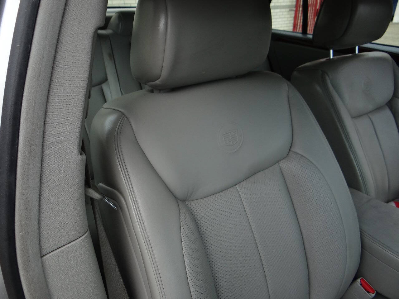 Used 2007 Cadillac DTS Luxury I w/ Sun And Sound Package FWD image 25