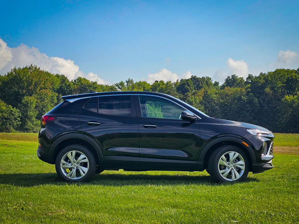 New 2026 Buick Encore GX Preferred w/ Comfort Package AWD/4WD image 2
