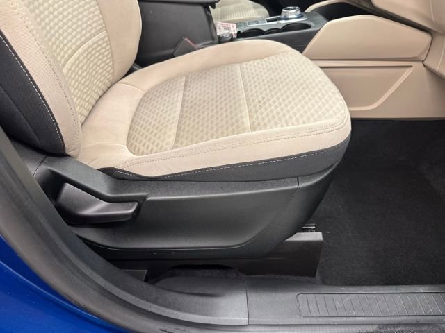Used 2022 Ford Escape SE w/ Cold Weather Package image 17