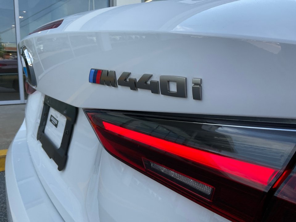 Used 2022 BMW M440i Convertible w/ Premium Package RWD image 14
