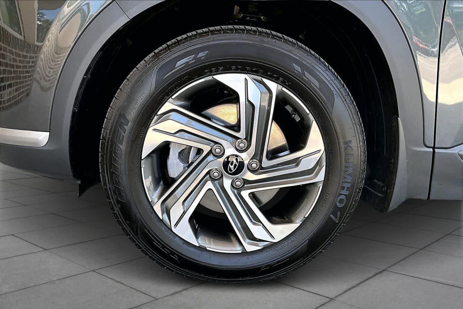 Used 2023 Hyundai Santa Fe SEL image 11