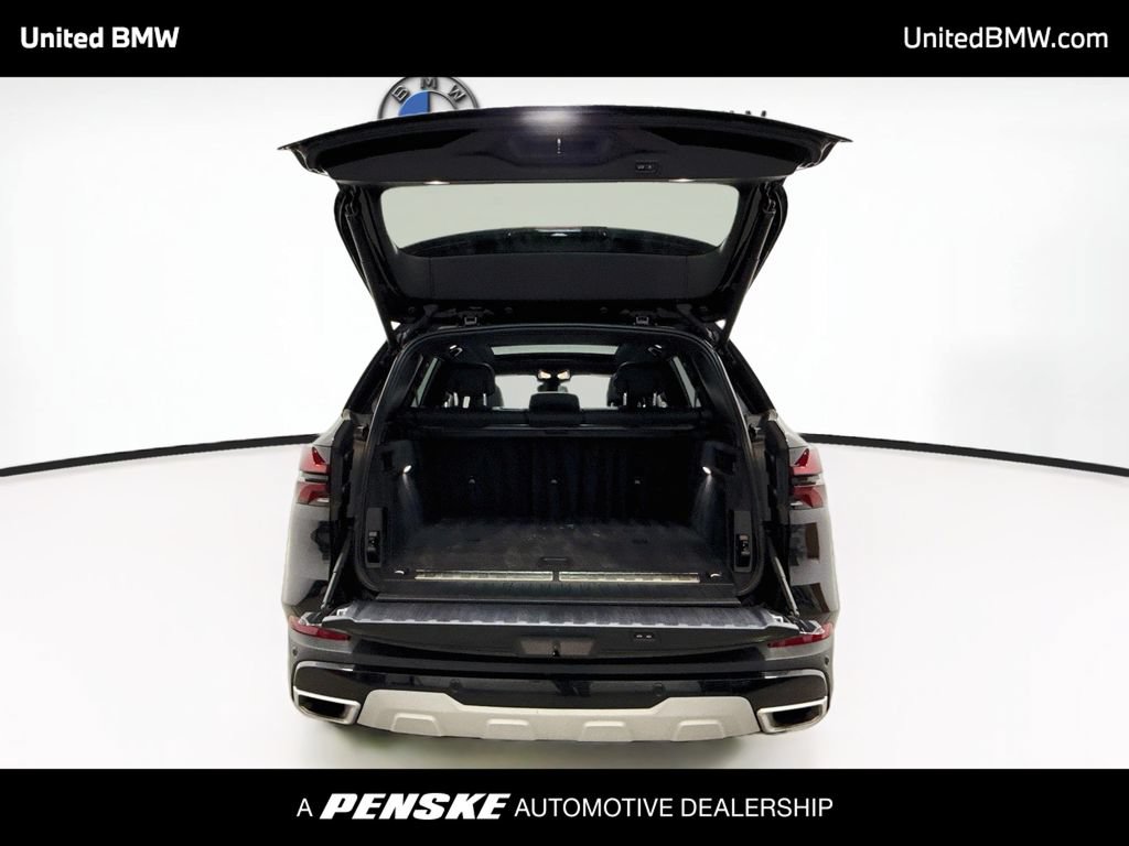 Used 2024 BMW X5 xDrive50e w/ Parking Assistance Package AWD/4WD image 21