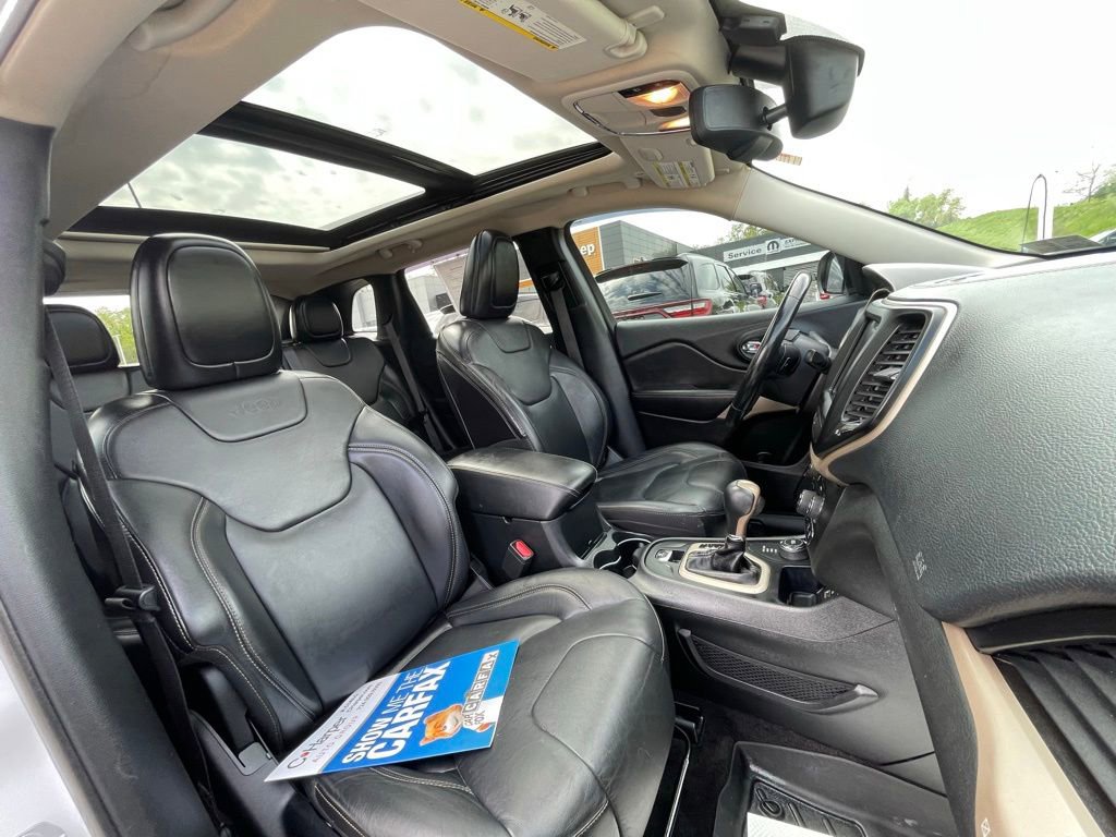 Certified 2018 Jeep Cherokee Limited w/ Trailer Tow Group AWD/4WD image 12