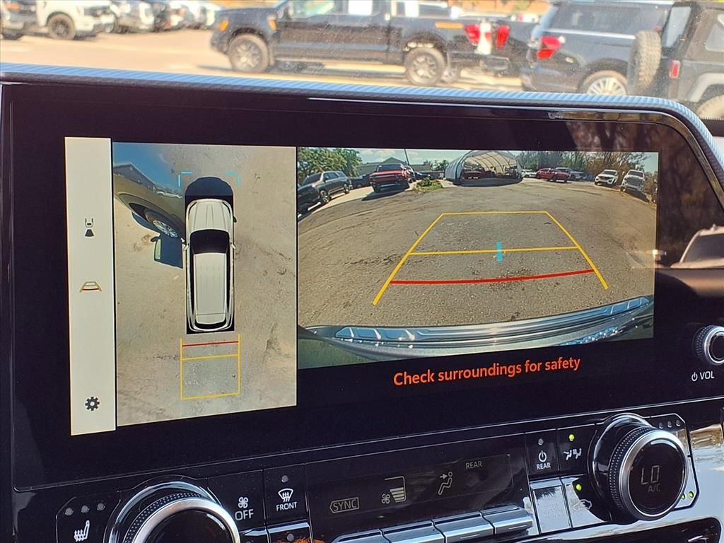 Used 2025 Toyota Highlander Platinum image 25