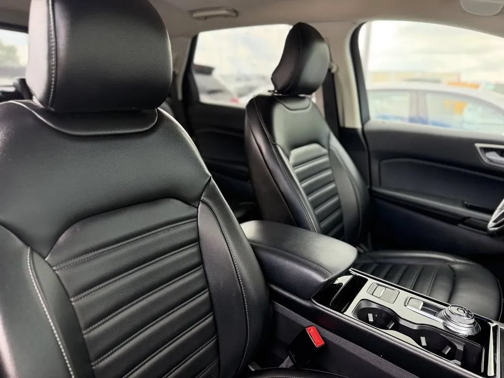Used 2019 Ford Edge SEL w/ Equipment Group 201A AWD/4WD image 12